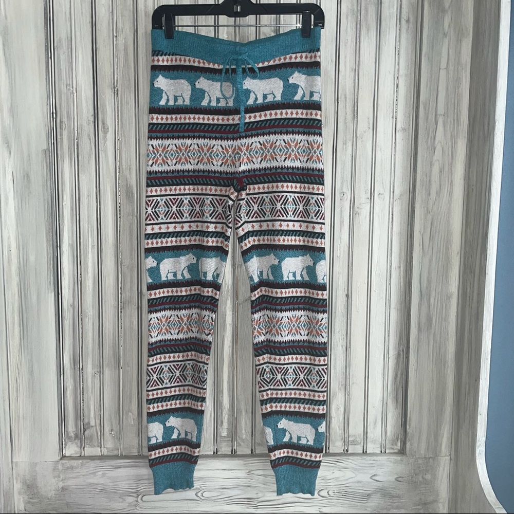 American Eagle Fair Isle Polar Bear Print Sweater Leggings